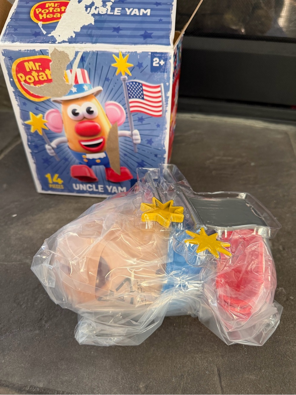 Mr. Potato Head UMr. Potato Head Uncle Yam 14 Pieces Patriotic Action Figure Toy